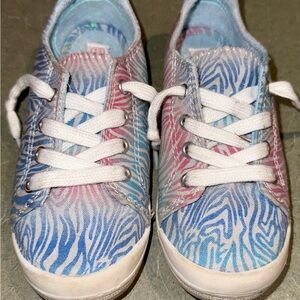 Falls Creek Kids Sneakers with Blue and Pink Design 13